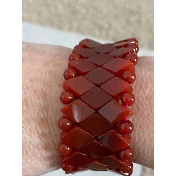 Vintage red stretch bead bracelet diamond pattern with round bead accents - Picture 5 of 9